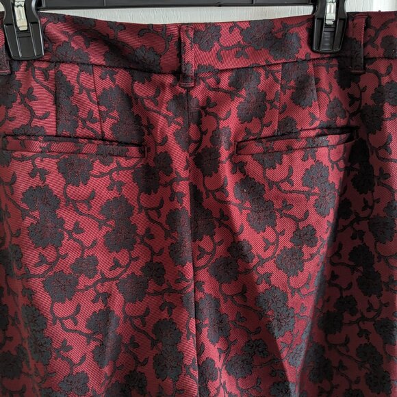 WHBM The Slim Ankle Pant - Red with Black Florals Sz 10 - Picture 8 of 9